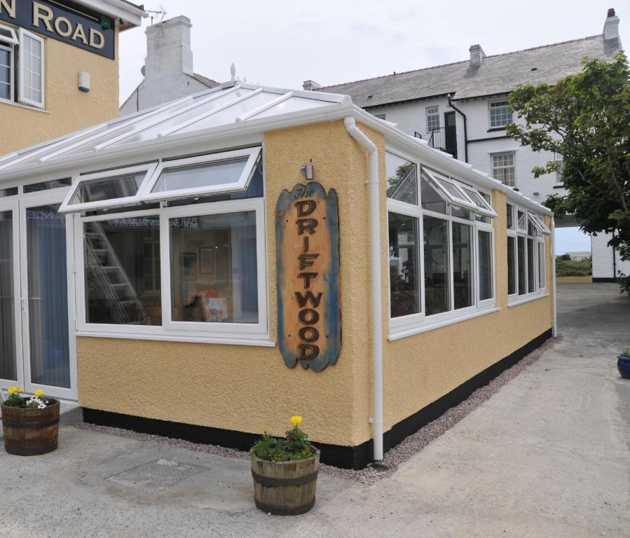 The Beach Motel Trearddur Exterior photo