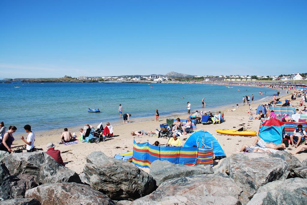 The Beach Motel Trearddur Exterior photo